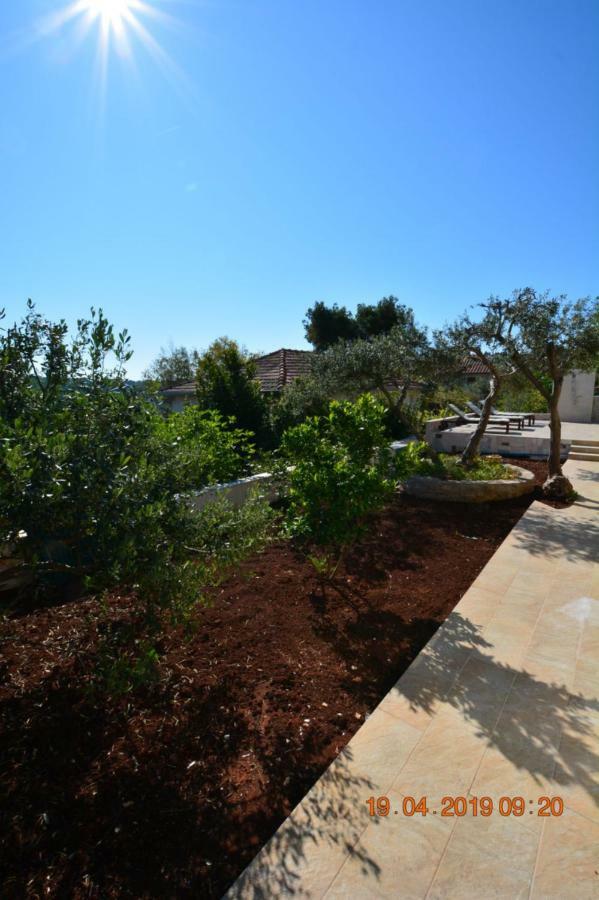 Sealodge - Luxe Villa, Private Pool, Mooring, Parking, Sea & Mountain View, At 150 M From Idyllic Private Beach Rogač Εξωτερικό φωτογραφία
