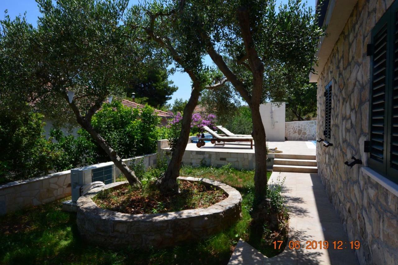Sealodge - Luxe Villa, Private Pool, Mooring, Parking, Sea & Mountain View, At 150 M From Idyllic Private Beach Rogač Εξωτερικό φωτογραφία